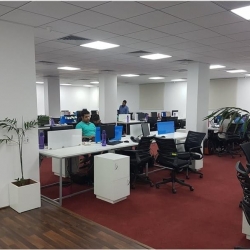 Office accomodations to lease in Noida